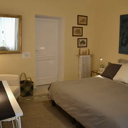 Bed & Breakfast Altera Domus Neapel